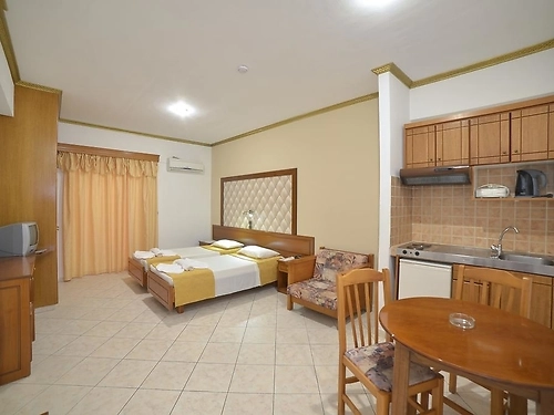 Hotel Angelina Grecia (7 / 10)
