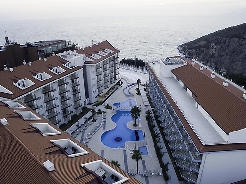 Ramada Hotel and Suites Kusadasi Turcia (9 / 31)