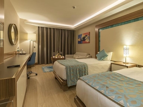 Ramada Hotel and Suites Kusadasi Turcia (14 / 31)