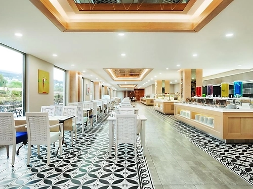 Ramada Hotel and Suites Turcia (12 / 31)