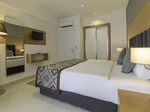 Ramada Hotel and Suites Kusadasi Turcia (22 / 31)