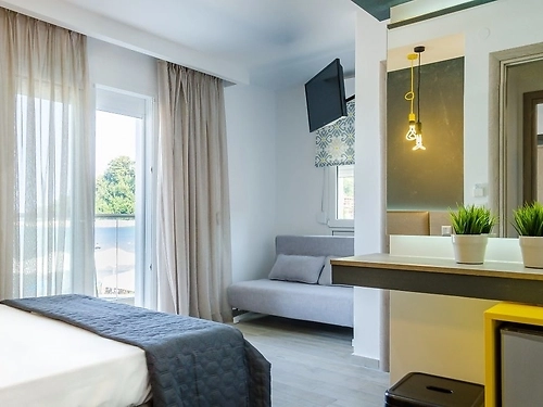 Hotel Ester Luxury Rooms Thassos Grecia (2 / 8)