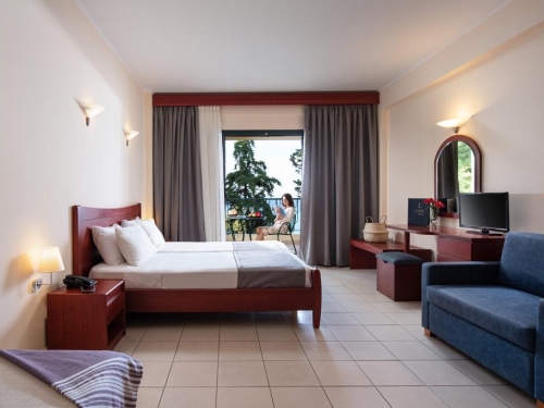 Lesse Hotel Grecia (10 / 15)