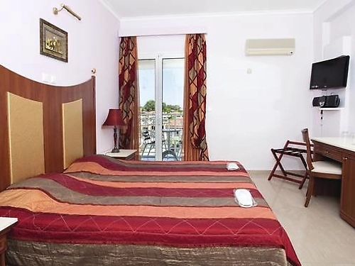 Hotel Ionis Art Grecia (8 / 13)