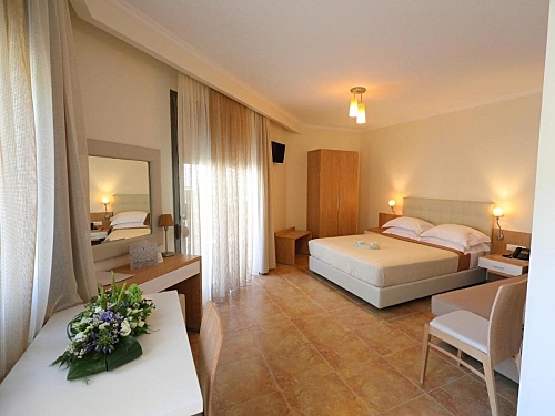 Hotel Artemis Plaza Grecia (19 / 26)