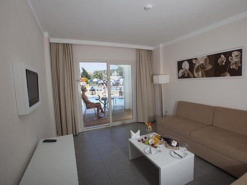 Batihan Beach Resort & Spa Hotel Kusadasi (13 / 40)