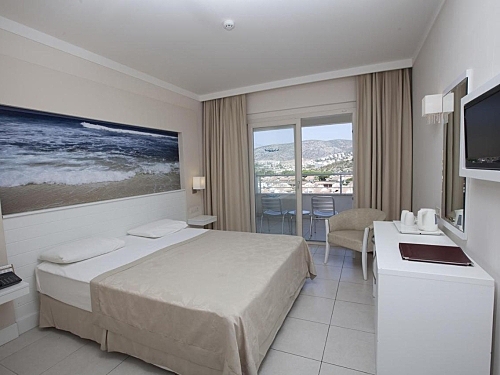 Batihan Beach Resort & Spa Hotel Kusadasi Turcia (9 / 40)