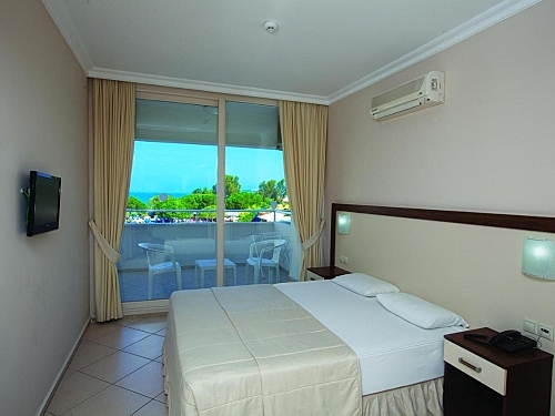 Batihan Beach Resort & Spa Hotel Kusadasi Turcia (7 / 40)