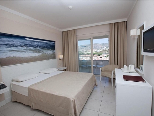 Batihan Beach Resort & Spa Hotel Kusadasi (5 / 40)