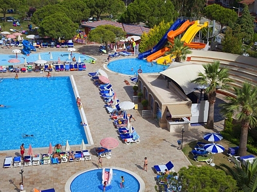 Batihan Beach Resort & Spa Hotel Kusadasi Turcia (24 / 40)