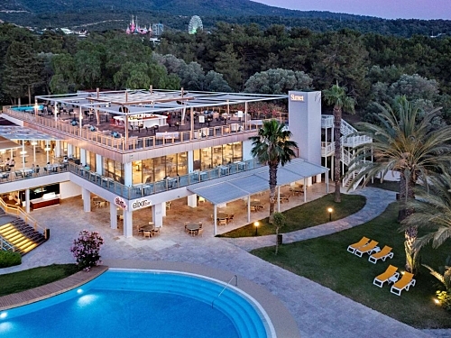 Hotel Doubletree by Hilton Bodrum Isil Club Bodrum Turcia (10 / 45)