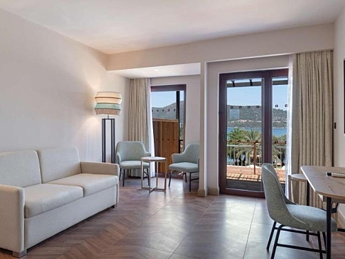 Hotel Doubletree by Hilton Bodrum Isil Club Bodrum Turcia (9 / 45)