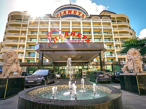 Gallery ad with stickers