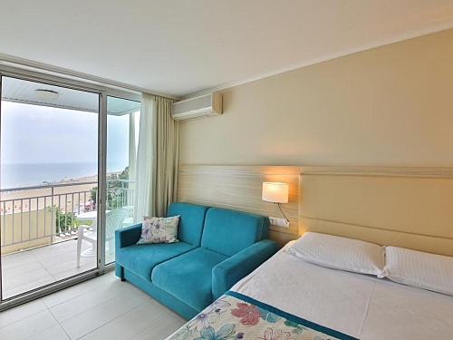 Hotel Laguna Beach Albena (8 / 44)