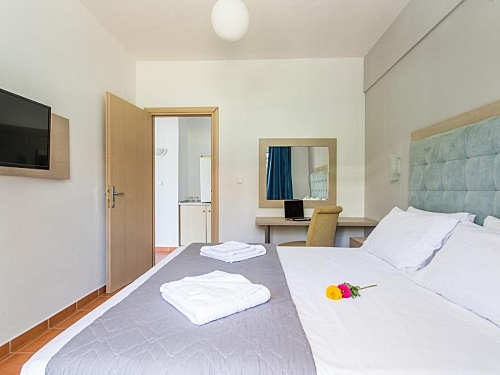 Hotel Across Coral Blue Beach Grecia (9 / 29)